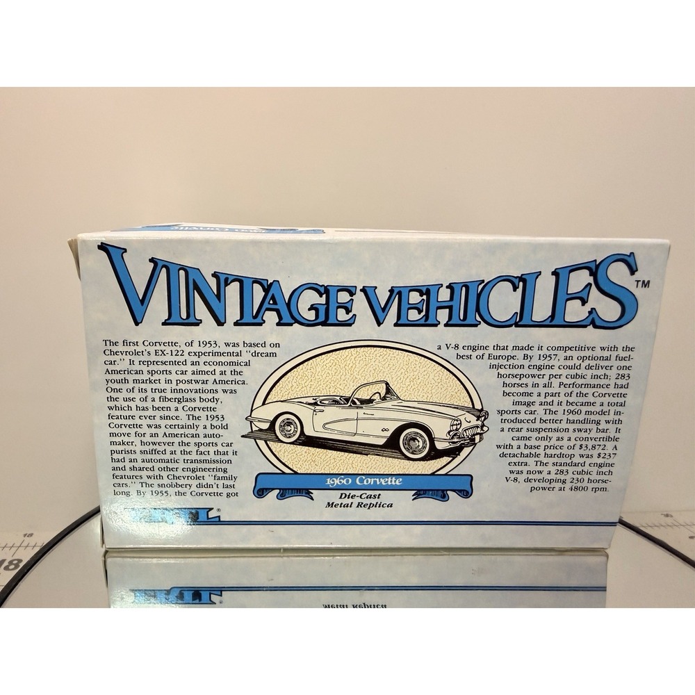 ERTL Vintage Vehicles 1960 Corvette Die-Cast Metal Replica 1/43 Scale #2812 NIB - Picture 3 of 3